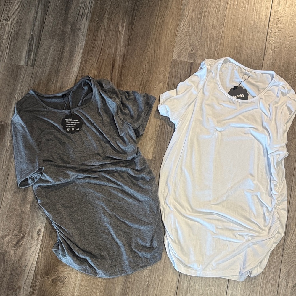 Women's Gray and White Short Sleeve Tees
